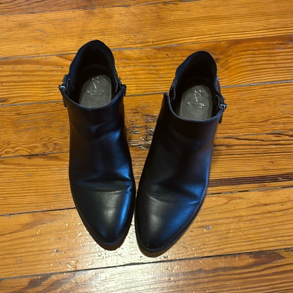 simply vera wang booties